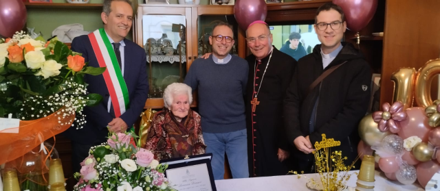Nuova centenaria a Marsala. È nonna Lorenza Denaro. Gli auguri del sindaco Grillo a nome della Città e del vescovo Giurdanella