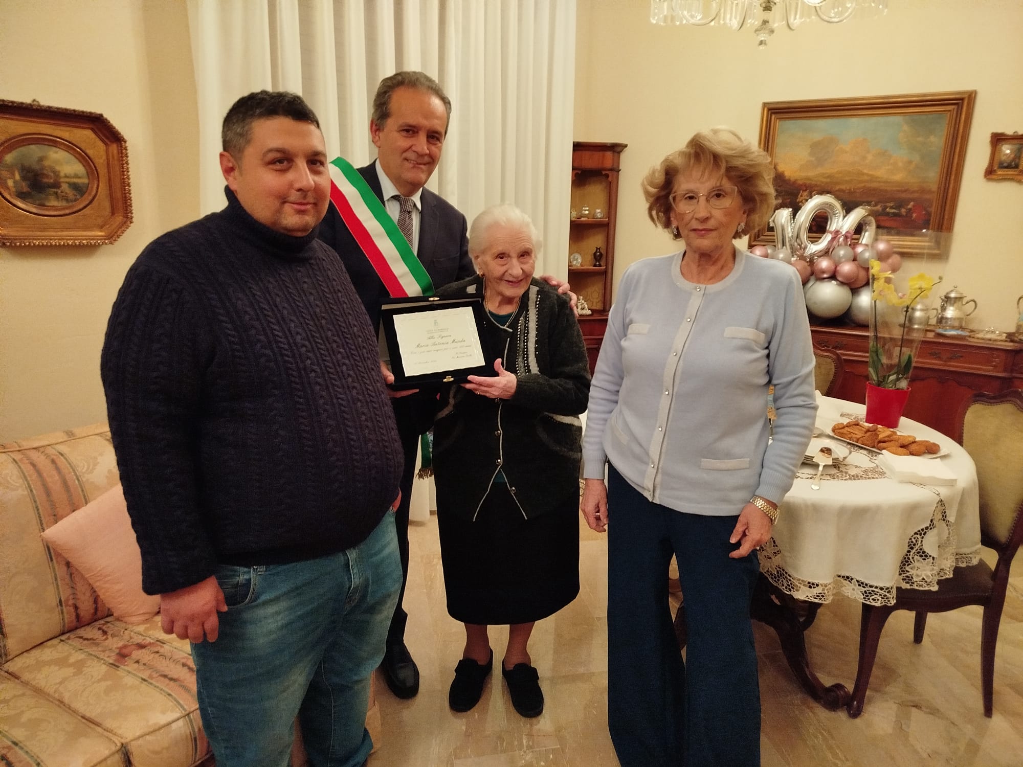 Maria Antonia Munda, nonnina centenaria a Marsala. Gli auguri istituzionali dell'Amministrazione Grillo e della Città