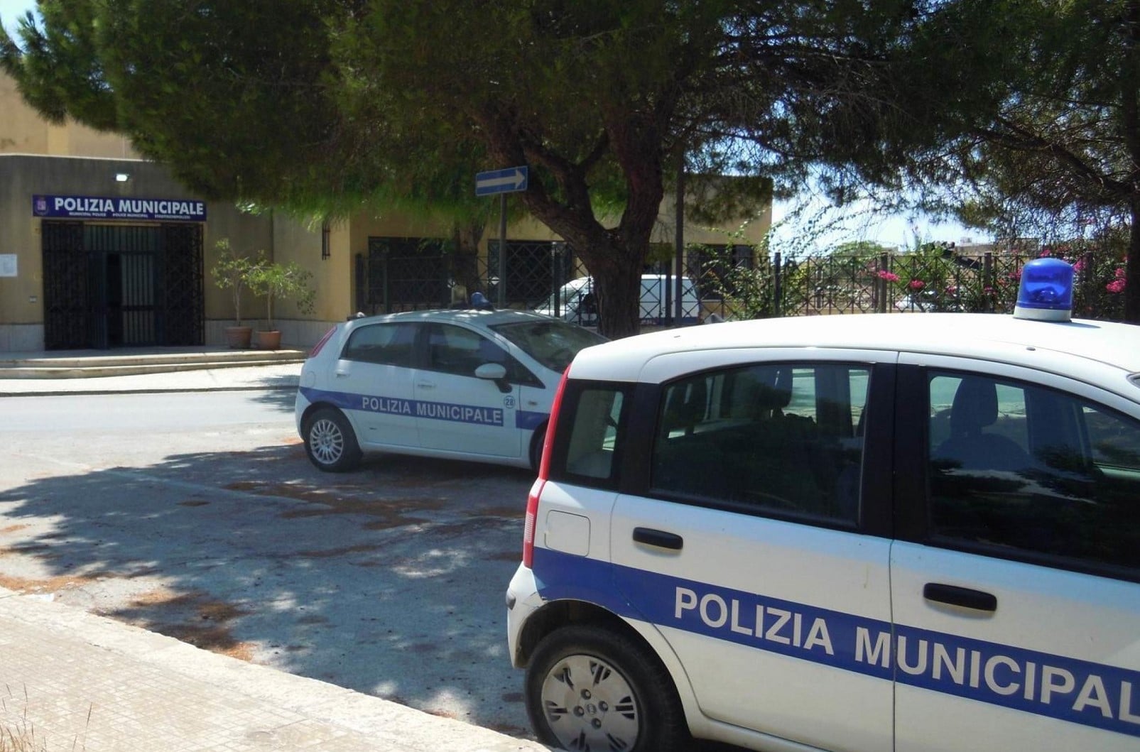 Viabilità sicura. La Polizia Municipale di Marsala installa nuova segnaletica per limitare la velocità dei veicoli, prevenire guide imprudenti e spericolate   