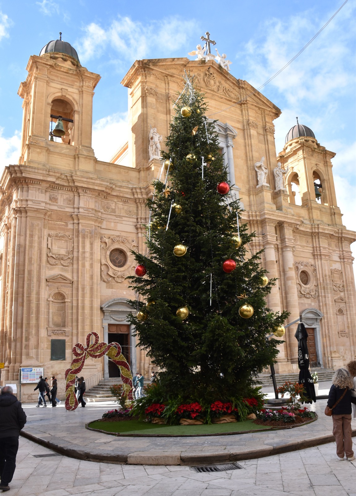 “Natale a Marsala”. Domani l'accensione dell'Albero della Pace in Piazza Loggia.